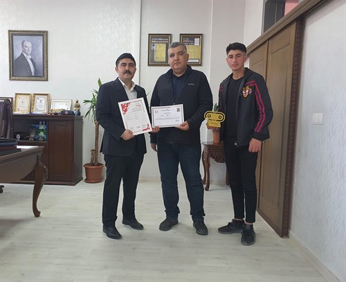 Kaymakamımız Sayın Halil YAZICI, Robotex Türkiye Şampiyonlarını Makamında Kabul Etti.